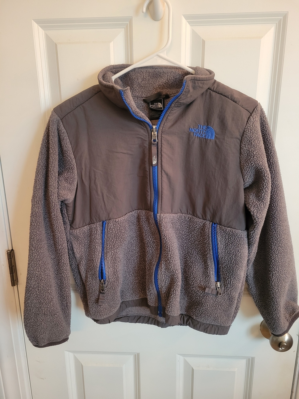 The North Face Gray Fleece Jacket with Blue Accents Youth Size Medium 10-12